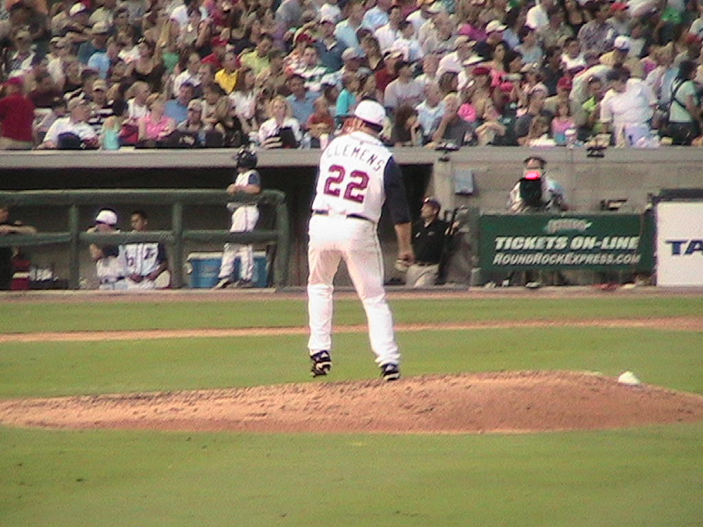 Roger Clemens winding up for the Round Rock Express